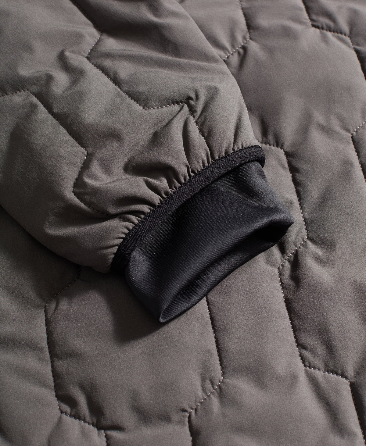 #color_deep grey