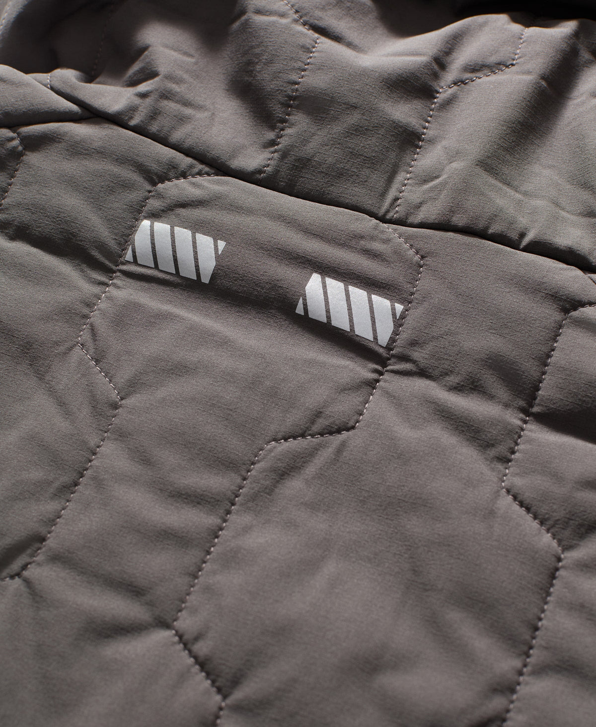 #color_deep grey